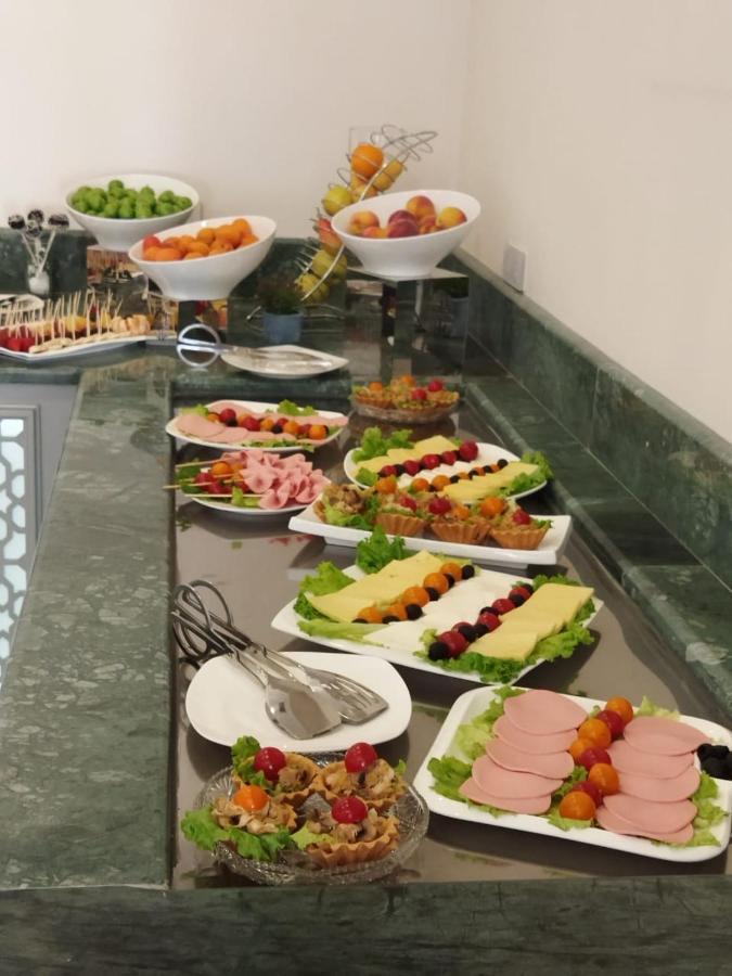 Rusel Park Hotel Baku Bagian luar foto